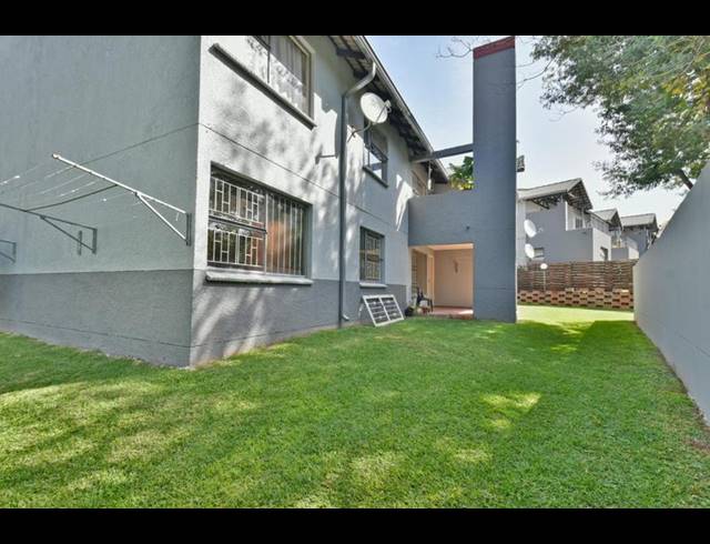 3 BEDROOM APARTMENT FOR SALE IN OAKDENE